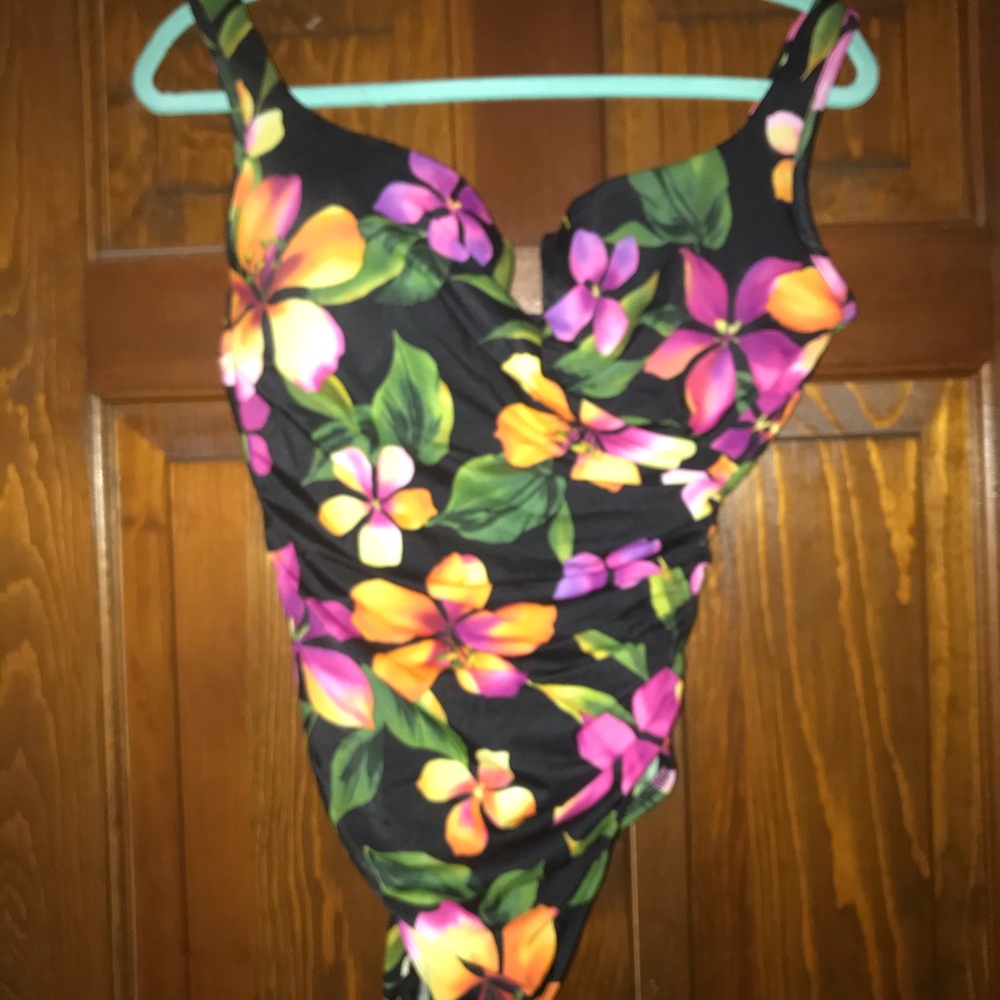 Miraclesuit size 12 Tropical One Piece Swimsuit